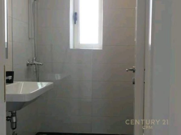Tirane, jepet me qera apartament 1+1+BLK Kati 2, 50 m² 500 Euro (Mustafa Matohiti, Rrugica e Sales)