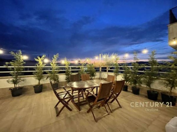 Tirane, jepet me qera apartament 2+1+BLK Kati 9, 184 m² 500 Euro (Yzberisht)