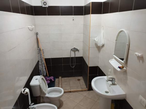 Tirane, jepet me qera apartament 2+1+BLK Kati 4, 96 m² 40.000 Leke (Migjeni)