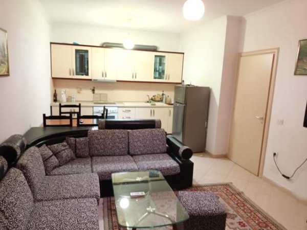 Tirane, jepet me qera apartament 2+1+BLK Kati 4, 96 m² 40.000 Leke (Migjeni)