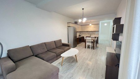 Tirane, jepet me qera apartament 1+1+BLK Kati 4, 75 m² 450 Euro