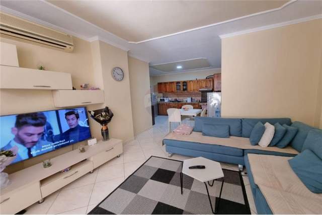 Tirane, jepet me qera apartament 2+1+BLK Kati 2, 135 m² 600 Euro (Komuna e Parisit)