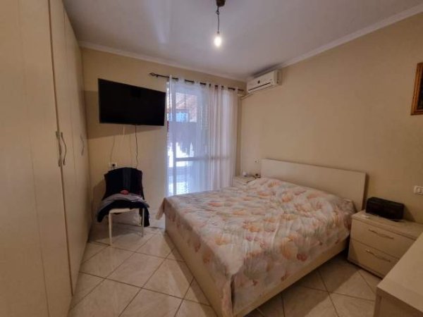 Tirane, jepet me qera apartament 2+1+A+BLK Kati 2, 135 m² 600  (Rruga Medar Shtylla)