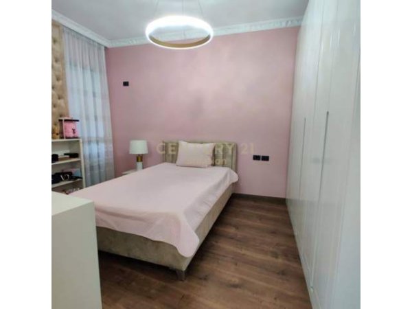 Tirane, shitet apartament 3+1+A+BLK Kati 8, 112 m² 130.000 Euro (Prane Viles L, Astir)