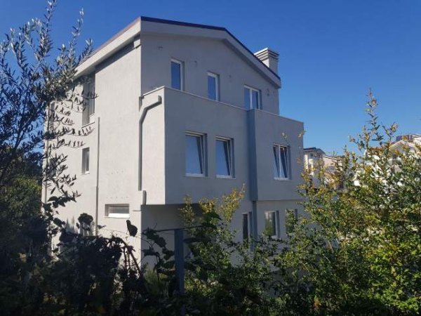 Tirane, jepet me qera Vile 3 Katshe Kati 0, 528 m² 2.600 Euro (Akacia Hills 2)