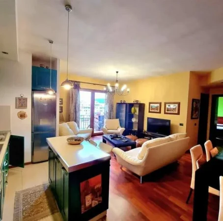 Tirane, jap me qera apartament 2+1+A+BLK Kati 7, 107 m² 600 Euro (Rruga e Barrikadave)