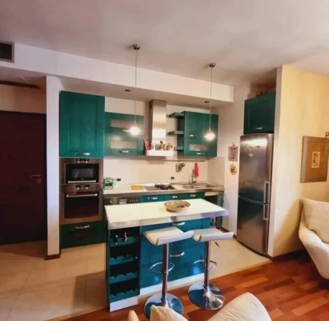 Tirane, jap me qera apartament 2+1+A+BLK Kati 7, 107 m² 600 Euro (Rruga e Barrikadave)