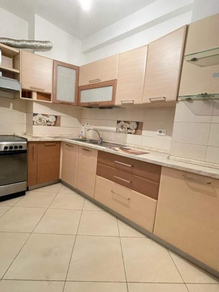 Tirane, jepet me qera apartament 2+1+BLK Kati 2, 105 m² 40.000 Leke (rruga tre deshmoret)