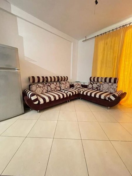 Tirane, jepet me qera apartament 2+1+BLK Kati 2, 105 m² 40.000 Leke (rruga tre deshmoret)