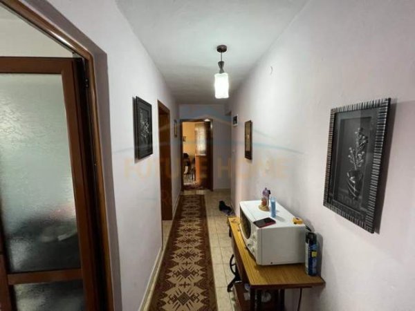 Korce, shitet apartament 2+1+BLK Kati 4, 64 m² 29.500 Euro (Lagjia 17, Korçë)
