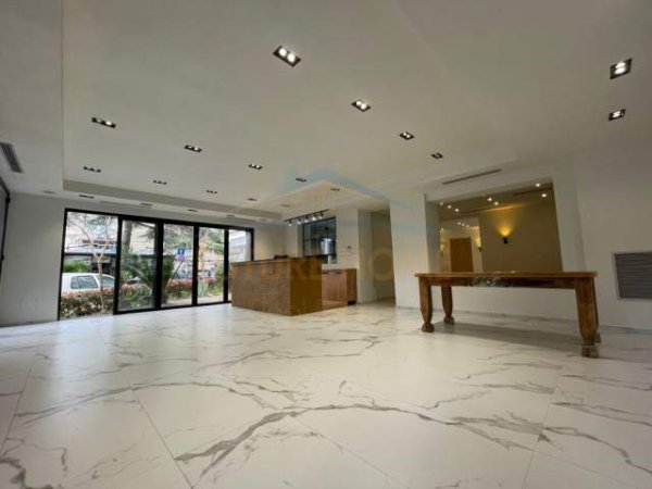 Tirane, shitet dyqan Kati 1, 150 m² 450.000 Euro (Rruga e Kavajes)