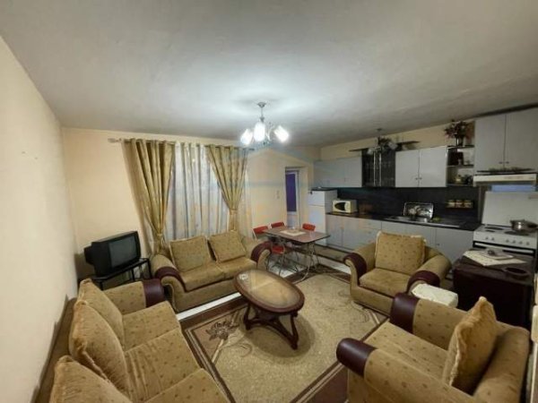 Korce, shitet apartament 2+1+BLK Kati 3, 102 m² 40.800 Euro (Lagjia 16, Korçë)