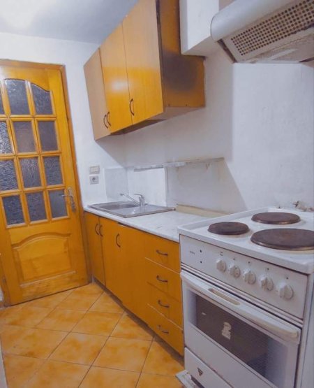 Tirane, jepet me qera apartament 1+1+A Kati 1, 50 m² 30.000 Leke (MUHAMET GJOLLESHA)