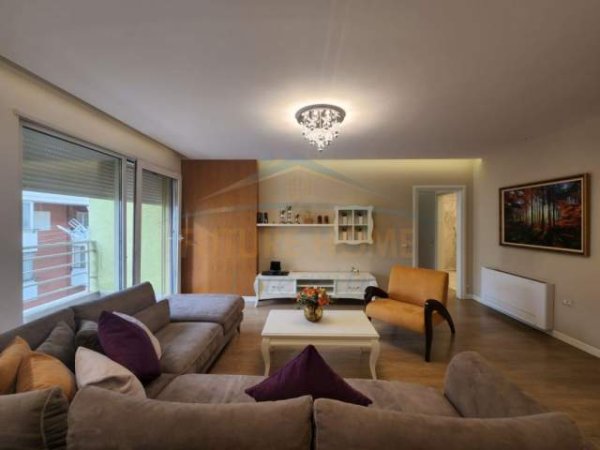 Tirane, shitet apartament 2+1 Kati 3, 118 m² 220.000 Euro (Pazari i Ri)