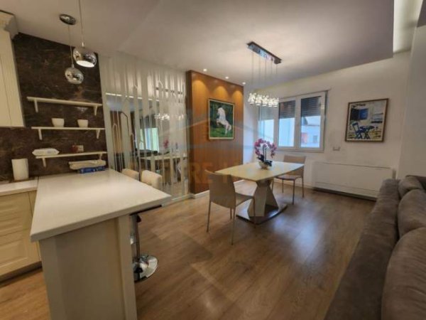 Tirane, shitet apartament 2+1 Kati 3, 118 m² 220.000 Euro (Pazari i Ri)