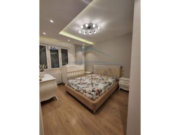 Tirane, shes apartament 2+1+BLK Kati 3, 118 m² 220.000 Euro (Pazari i Ri)