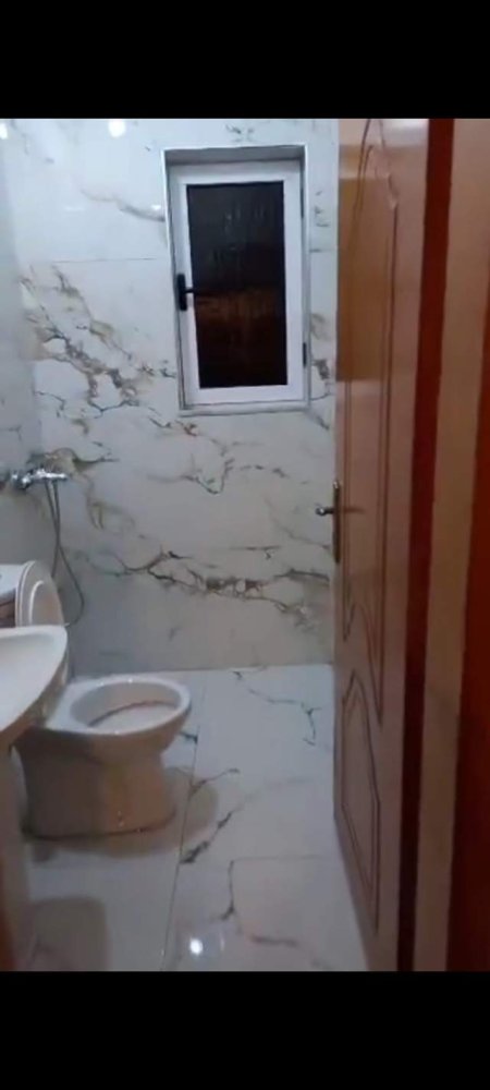 Tirane, jepet me qera apartament 1+1+A+BLK Kati 1, 65 m² 28.000 Leke (MISTO MAME)