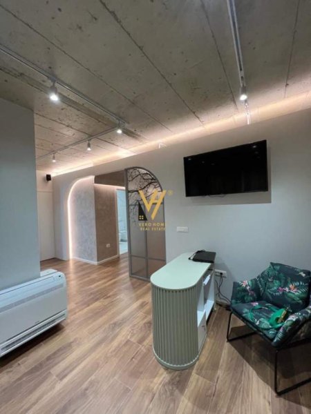 Tirane, jepet me qera zyre Kati 1, 175 m² 2.500 Euro (rruga e elbasanit)
