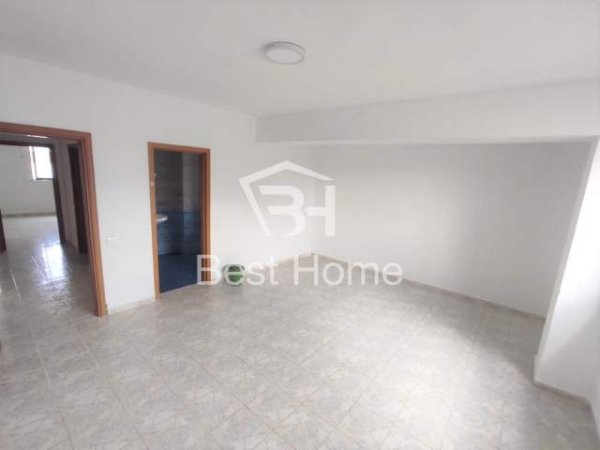 Tirane, jap me qera zyre Kati 6, 124 m² 900 Euro (Rruga Abdyl Frasheri)