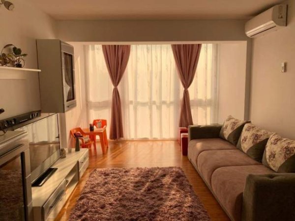 Tirane, jepet me qera apartament 1+1+BLK Kati 5, 65 m² 300 Euro