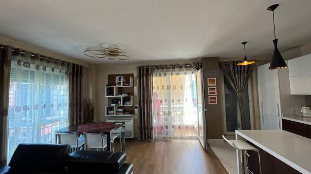 Tirane, shitet apartament 2+1+BLK Kati 4, 117 m² 175.000 Euro (Stacioni Trenit)