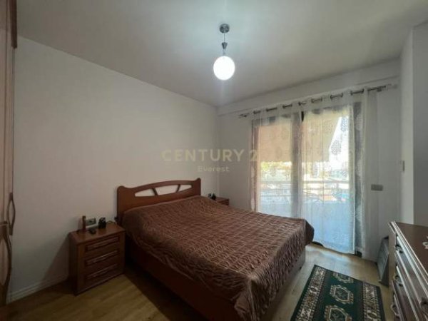 Tirane, shes apartament 2+1 220.000 Euro (21 Dhjetori)