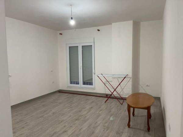 Tirane, jepet me qera apartament 1+1 Kati 5, 67 m² 30.000 Leke (Astir)