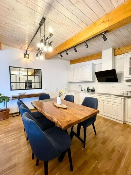 SHITET APARTAMENT 2+1+2 TEK LIQENI ARTIFICIAL