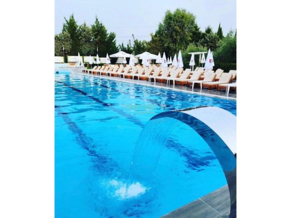Resort Eksluziv me Qira ne Vaqarr ( Pishine & Salla Eventesh ), 3.000 m² 5.000 € (Vaqarr)