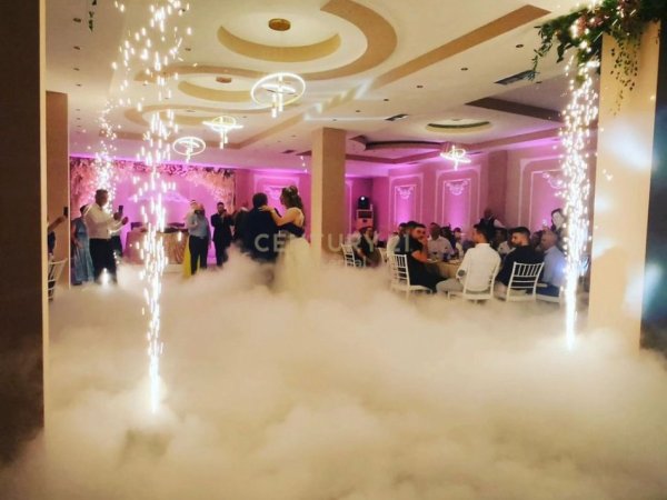 Resort Eksluziv me Qira ne Vaqarr ( Pishine & Salla Eventesh ), 3.000 m² 5.000 € (Vaqarr)