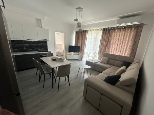 Tirane, jepet me qera apartament 2+1+Aneks+Ballkon Kati 3, 70 m² 650 € 