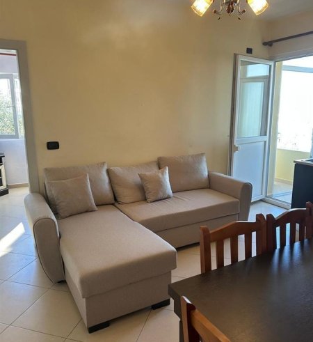 Tirane, jepet me qera apartament 2+1 Kati 1, 75 m² 300 € (SAUK)