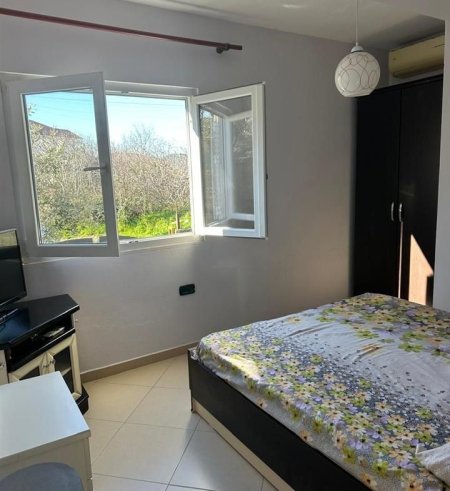 Tirane, jepet me qera apartament 2+1 Kati 1, 75 m² 300 € (SAUK)