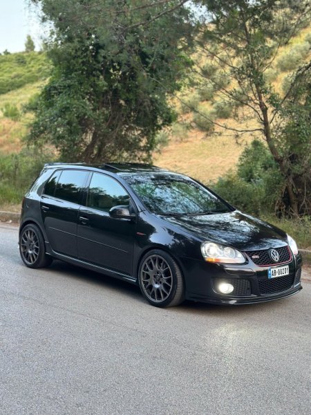 Elbasan, shitet makine GOLF 5 GTI Benzin, e zeze automatik Kondicioner 290.000 km