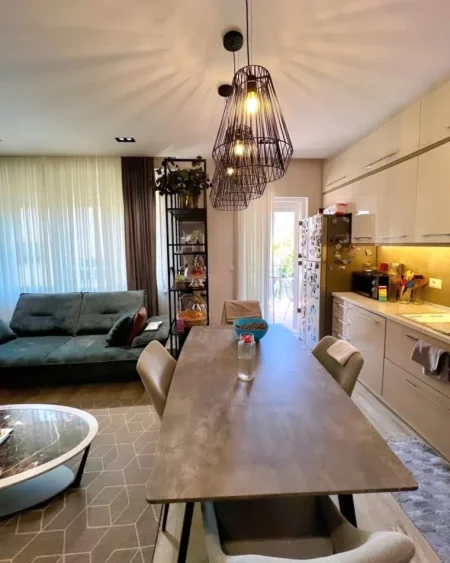 Tirane, shitet apartament 2+1 , 130 m² (liqeni thate)