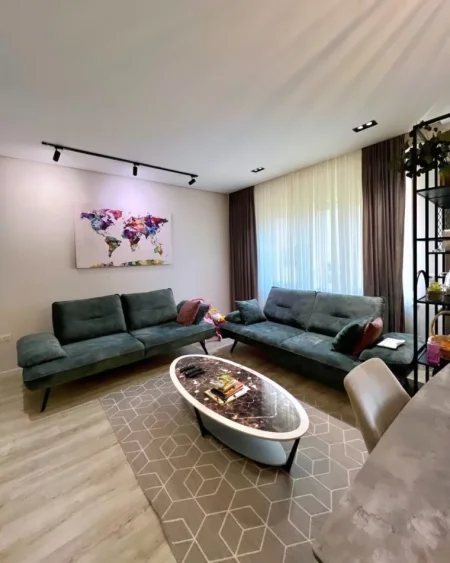 Tirane, shitet apartament 2+1 , 130 m² (liqeni thate)