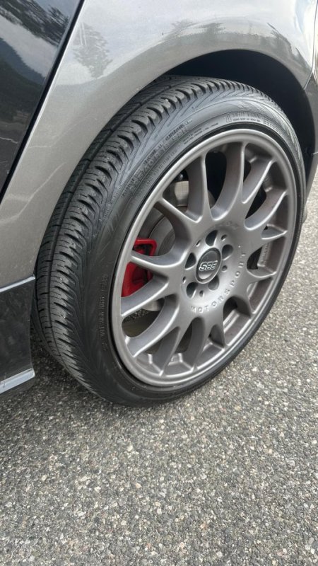 Elbasan, shitet makine GOLF 5 GTI Benzin, e zeze automatik Kondicioner 290.000 km