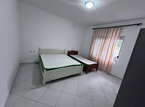 Tirane, jepet me qera apartament 1+1 Kati 1, 60 m² 300 € 