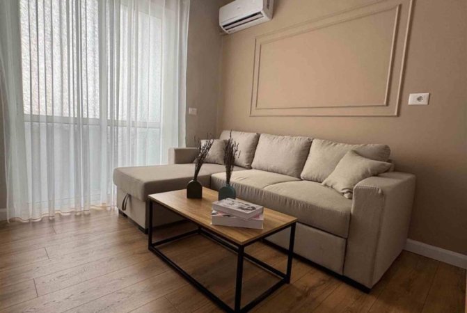 Tirane, jepet me qera apartament 2+1+Ballkon Kati 2, 80 m² 1.000 € (QENDER)