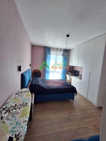 Tirane, jepet me qera apartament 2+1+Ballkon Kati 6, 94 m² 700 € (Kompleksi Fiori Di Bosco)