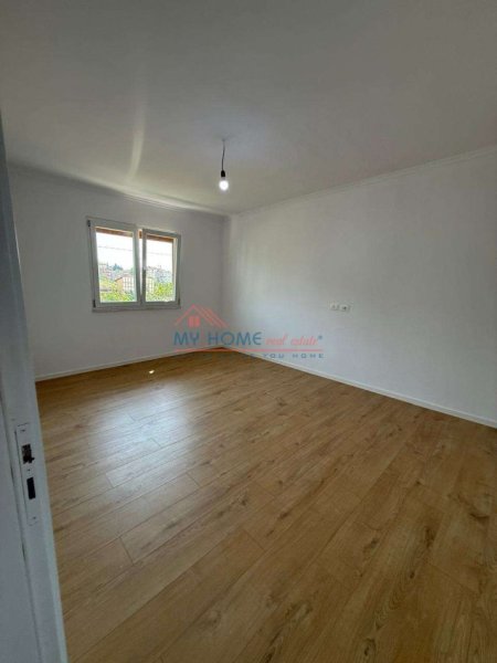 Tirane, shitet apartament 2+1+Ballkon Kati 2, 72 m² 122.000 € (Ali Demi)