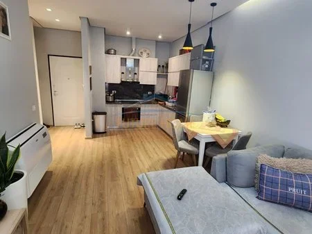 Tirane, shitet apartament 1+1+Ballkon Kati 3, 76 m² 240.000 € (Kompleksi Delijorgji)