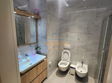 Tirane, shitet apartament 1+1+Ballkon Kati 3, 76 m² 240.000 € (Kompleksi Delijorgji)