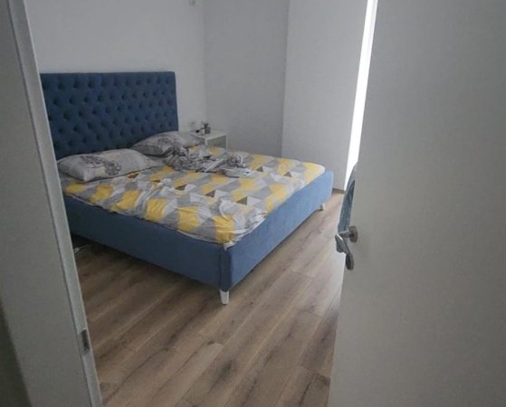 Tirane, jepet me qera apartament 1+1+Ballkon Kati 4, 62 m² 500 € (OXHAKU)
