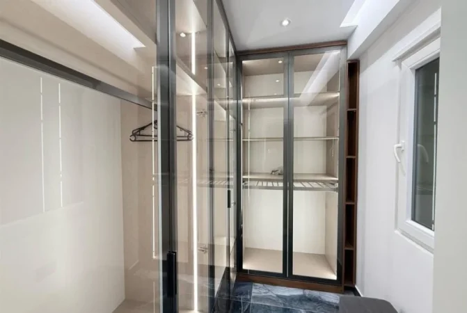 Shqiperi, jepet me qera apartament 2+1 Kati 3, 100 m² 1.500 € (KOPSHTI BOTANIK)