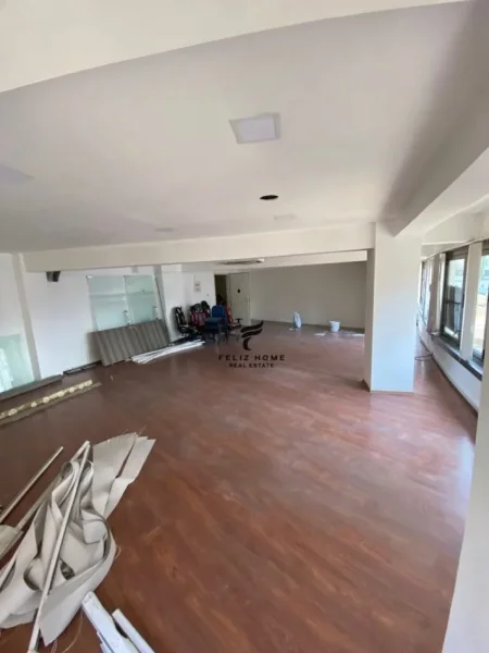 Tirane, jepet me qera zyre Kati 2, 120 m² 1.500 € (SELVIA)