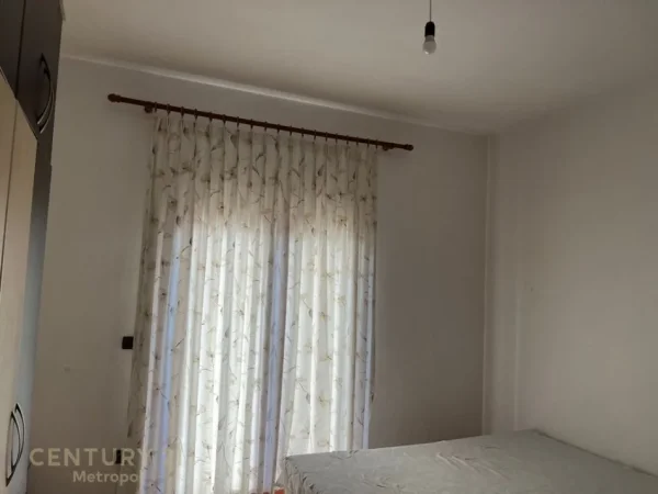 Tirane, jepet me qera apartament 1+1 Kati 3, 100 m² 550 € 