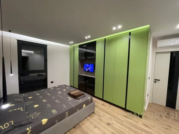 Tirane, jepet me qera apartament 2+1+Ballkon Kati 9, 105 m² 1.400 € 