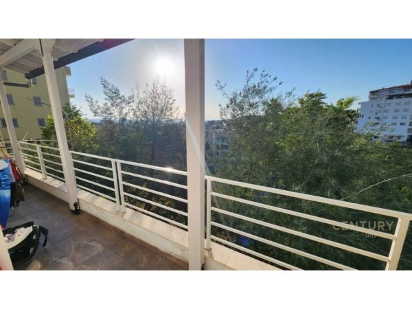 Tirane, jepet me qera apartament 2+1 Kati 2, 74 m² 400 € 
