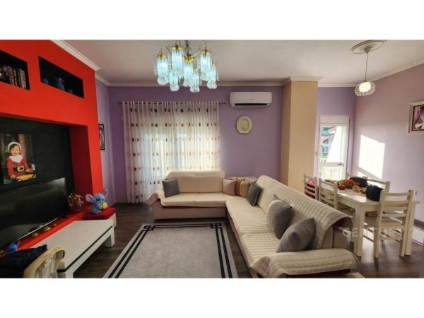 Tirane, jepet me qera apartament 2+1 Kati 2, 74 m² 400 € 